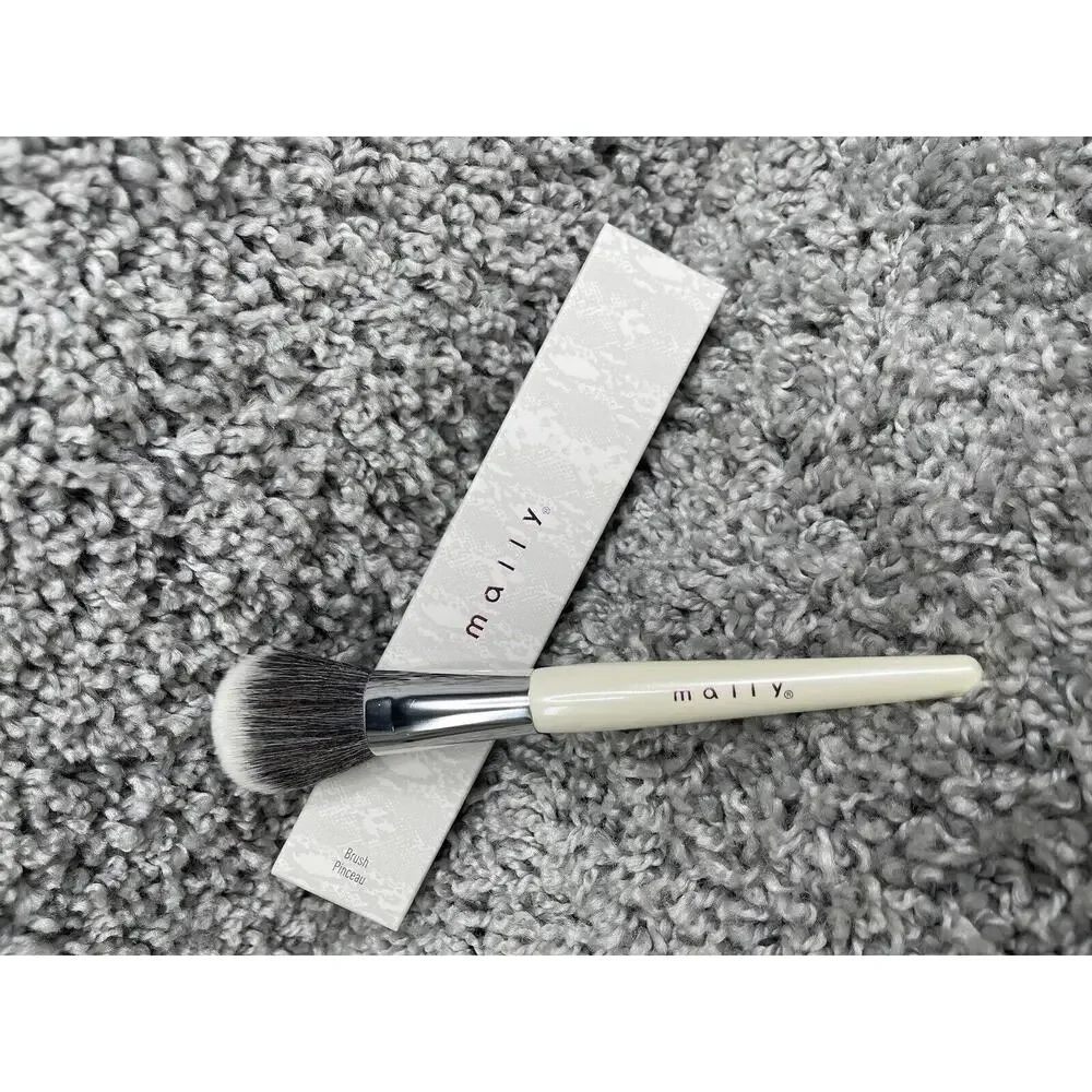 Mally Make Up Foundation Powder Brush Black White